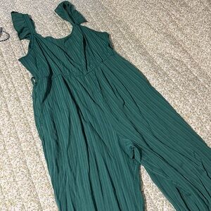 BloomChic Emerald Green Romper